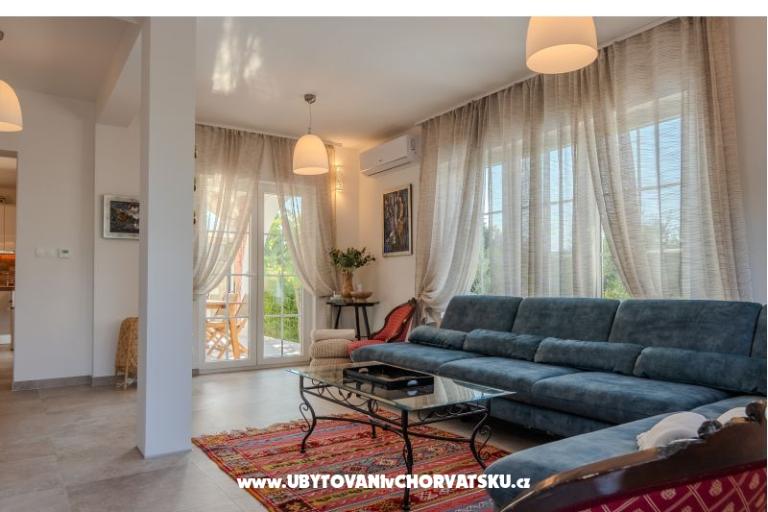The Three Flowers Pool Huis – foto 21