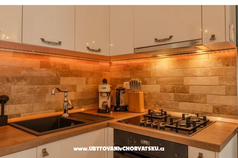 The Three Flowers Pool Huis – foto 33