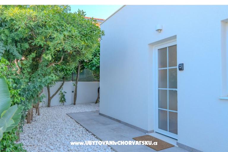 The Three Flowers Pool Huis – foto 52