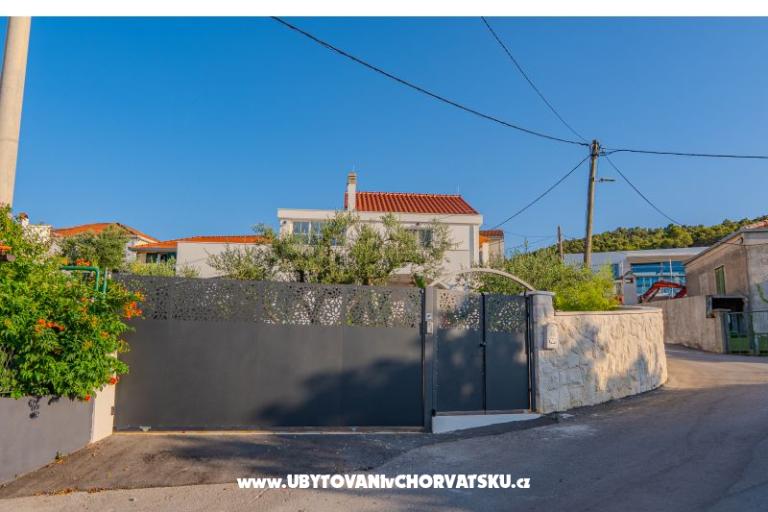 The Three Flowers Pool Huis – foto 58