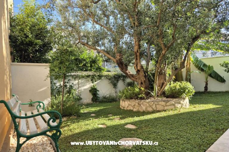 The Three Flowers Pool Huis – foto 59