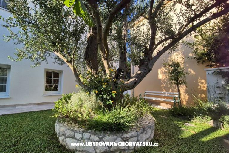 The Three Flowers Pool Huis – foto 63
