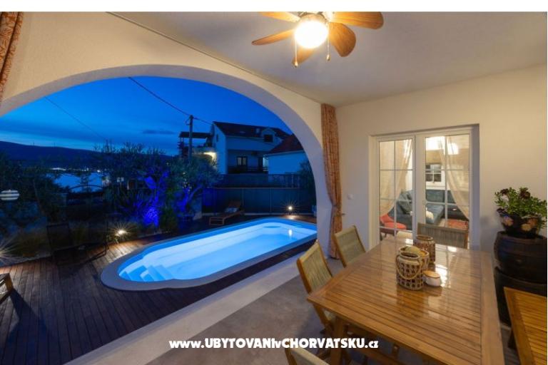 The Three Flowers Pool Huis – foto 66