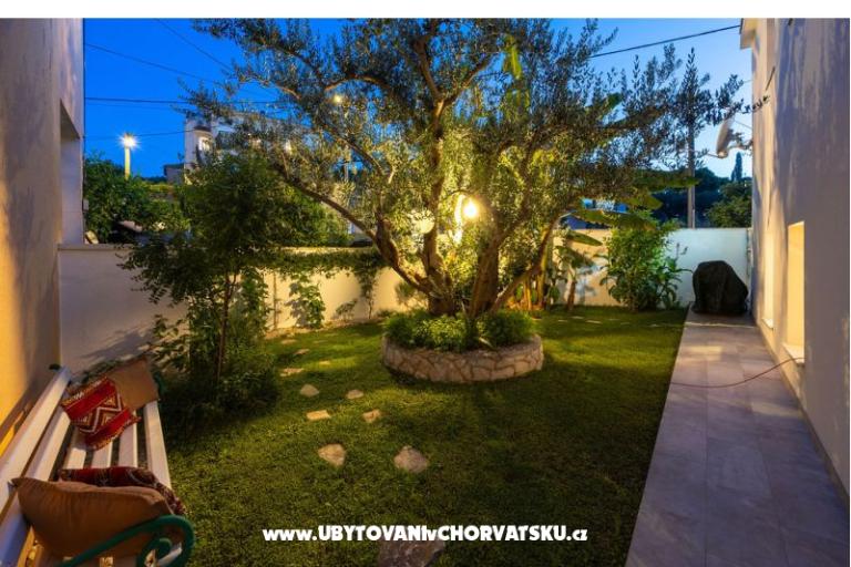 The Three Flowers Pool Huis – foto 68