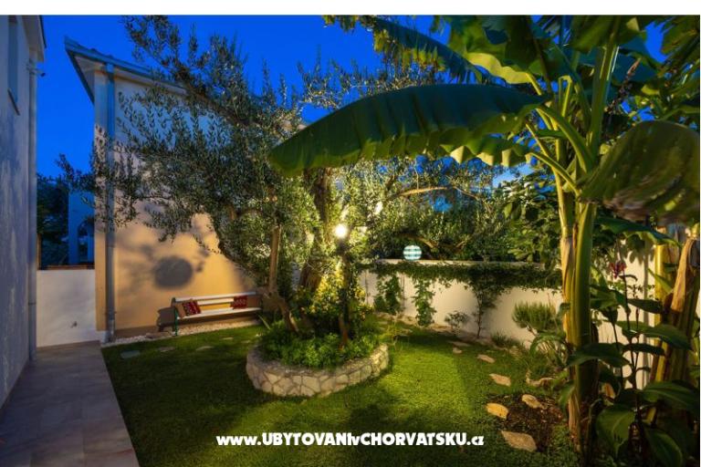 The Three Flowers Pool Huis – foto 69