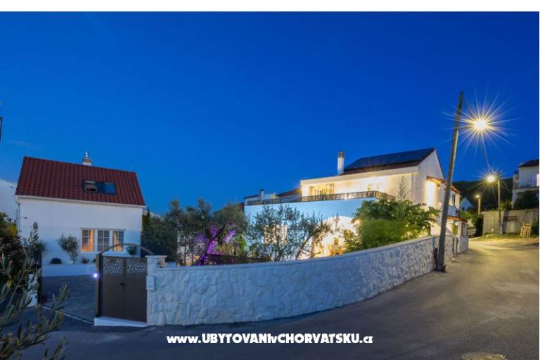 The Three Flowers Pool Huis – foto 75