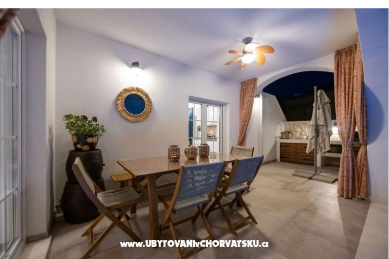The Three Flowers Pool Huis – foto 87