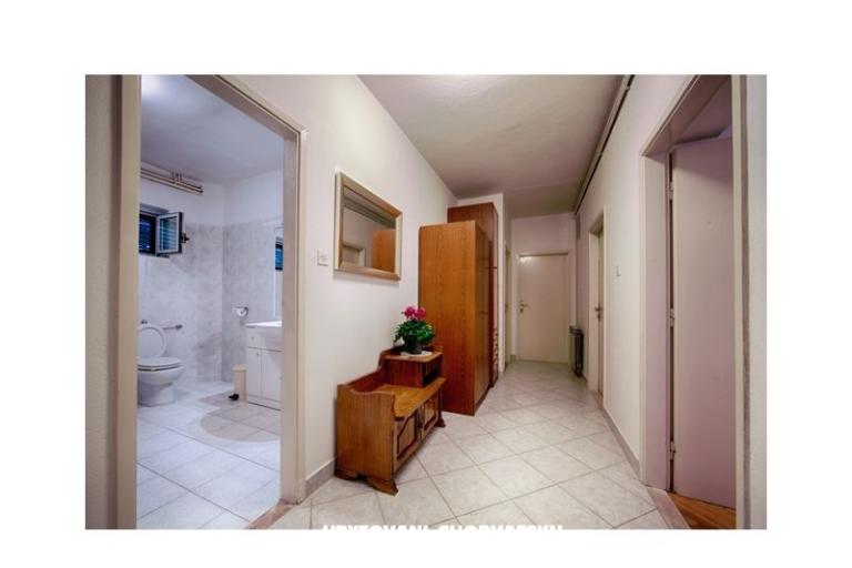 Čobrnić Kamers i Appartementen – foto 9