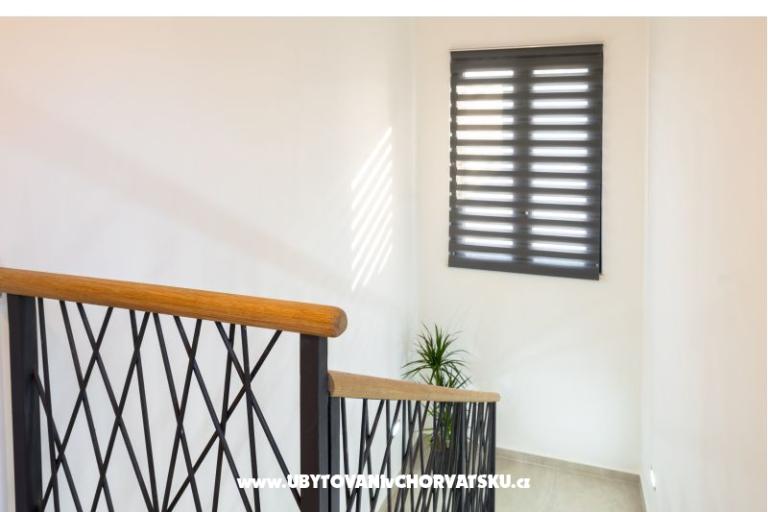Huis s pogledom na more Antivo – foto 17
