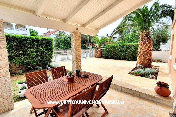 Happy Pineapple Appartementen Vir – foto 2