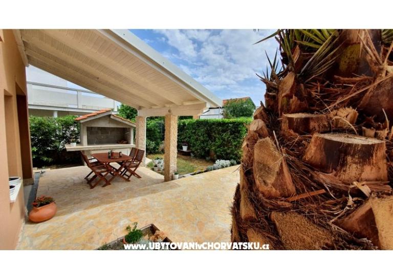Happy Pineapple Appartementen Vir – foto 4