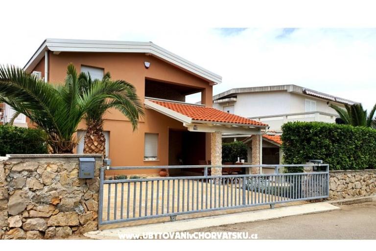 Happy Pineapple Appartementen Vir – foto 9