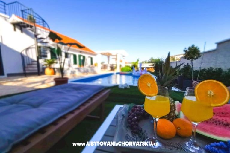 Vakantiehuis  Diana +pool+jacuzzi – foto 13