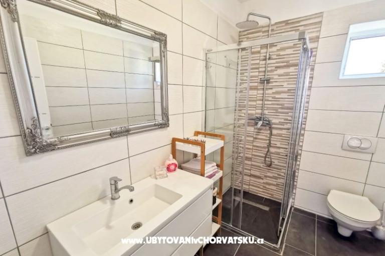 Vakantiehuis  Diana +pool+jacuzzi – foto 9