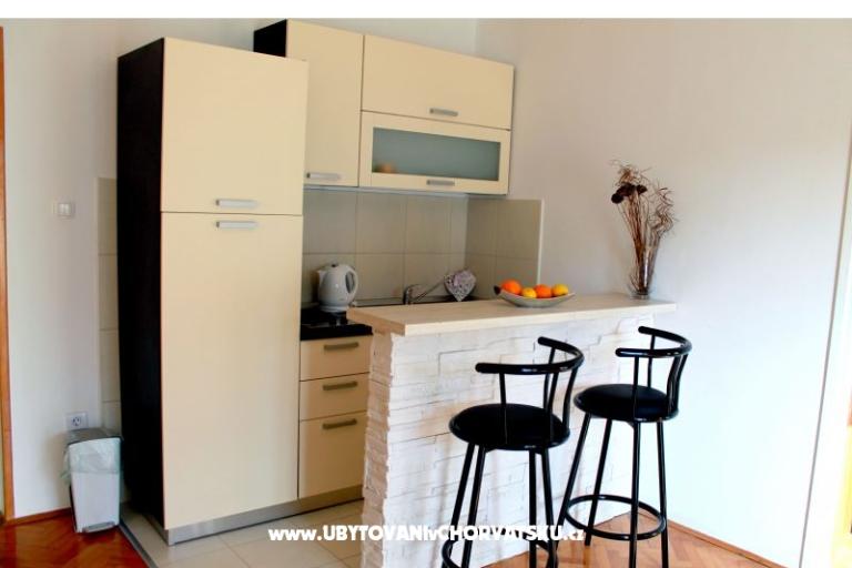 Appartementen Juricev 100m to the beach – foto 12