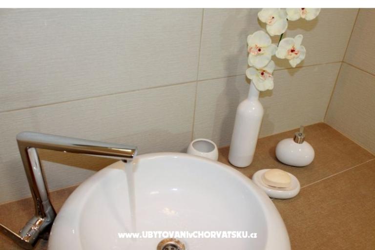 Appartementen Juricev 100m to the beach – foto 9