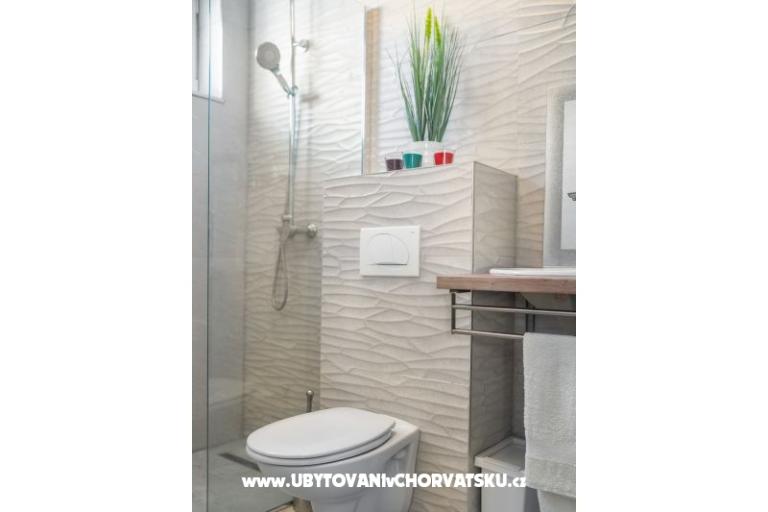 Beach Villa met zwembad Tribunj – foto 12