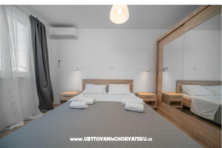 Beach Villa met zwembad Tribunj – foto 18
