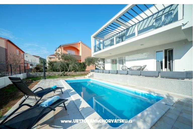 Beach Villa met zwembad Tribunj – foto 2