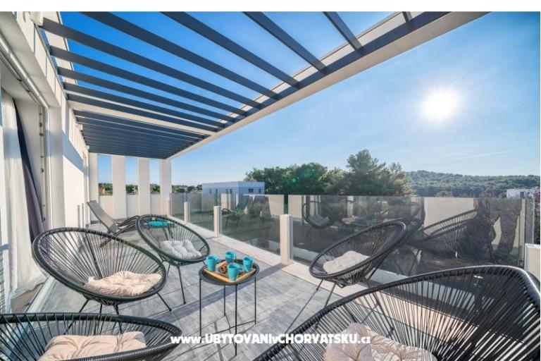 Beach Villa met zwembad Tribunj – foto 6