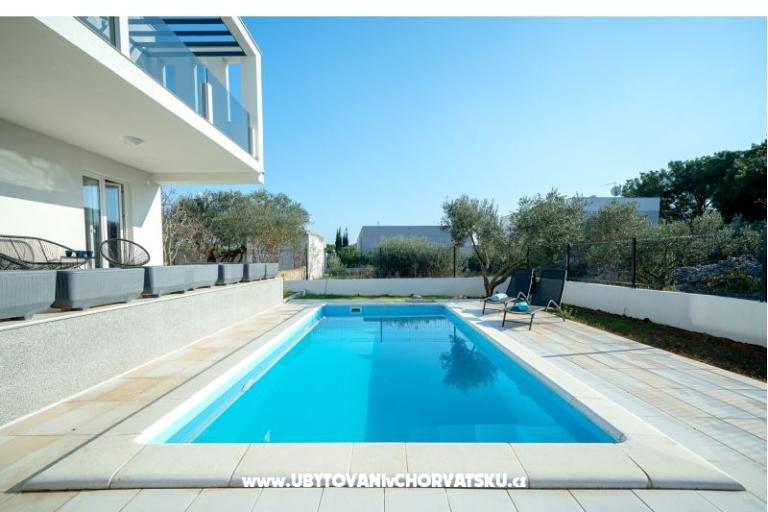Beach Villa met zwembad Tribunj – foto 7