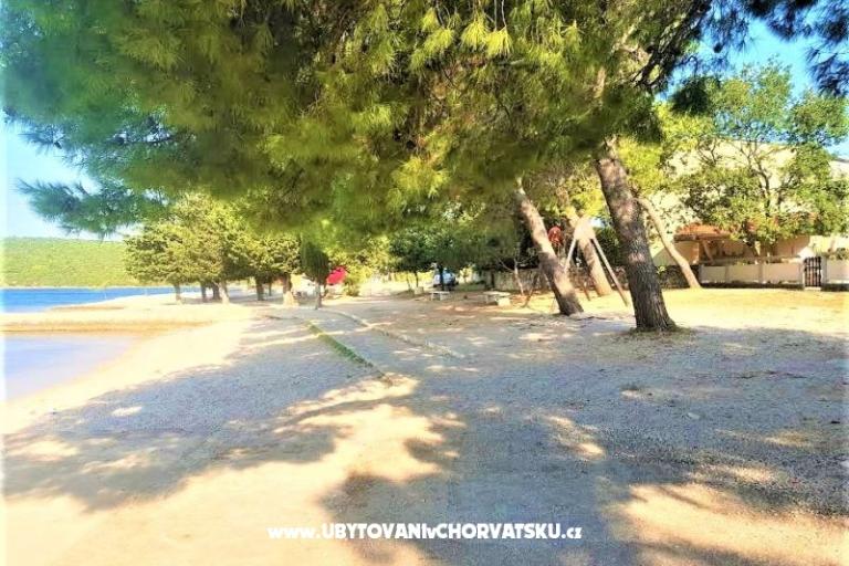 Appartementen Tena,  prvi red do mora – foto 12