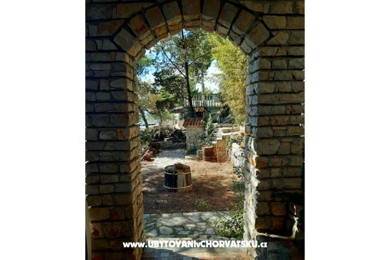 Robinzonski turizam Lavdara Dominis – foto 25